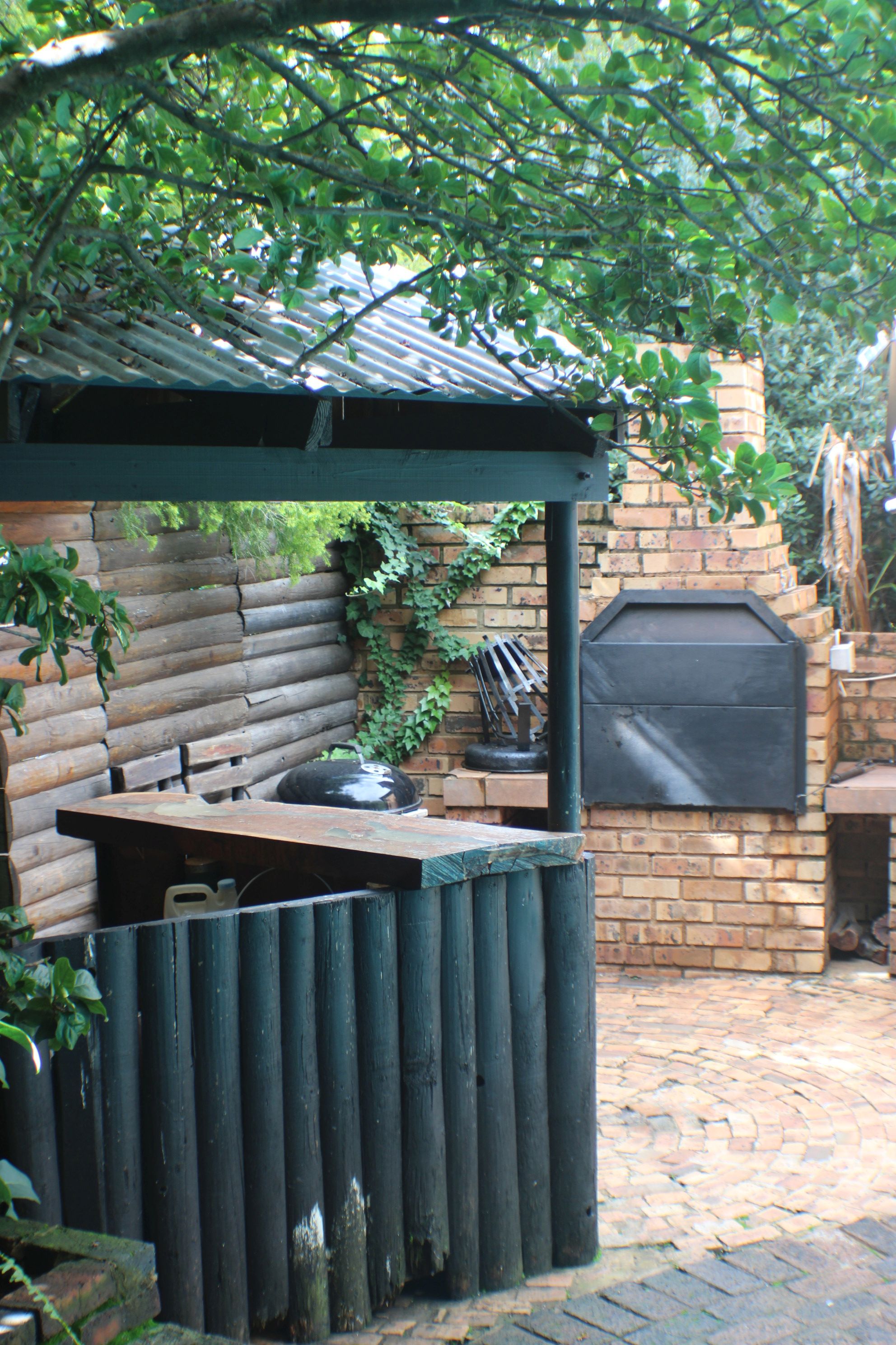 Ukarimu Guesthouse braai lapa outdoor area