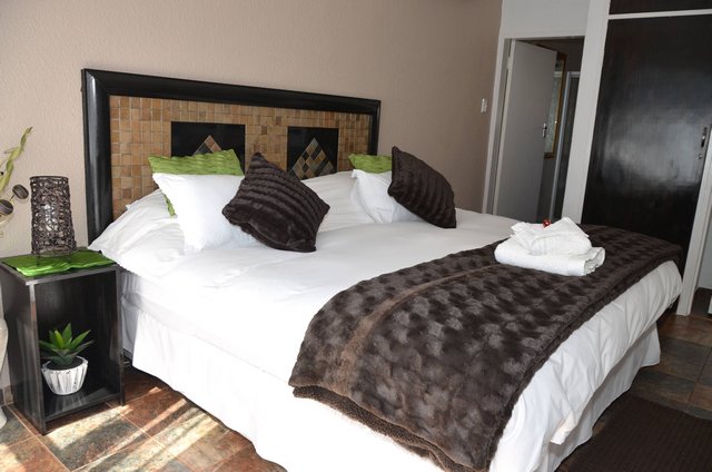 Ukarimu Guesthouse cosy warm room with heater for winter stays